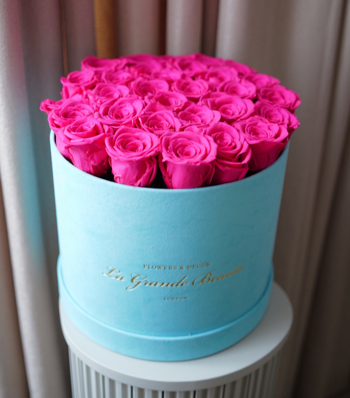 “Feel The Love” – hot pink preserved roses in a velvet box by La Grande Beauté, luxury flower delivery London