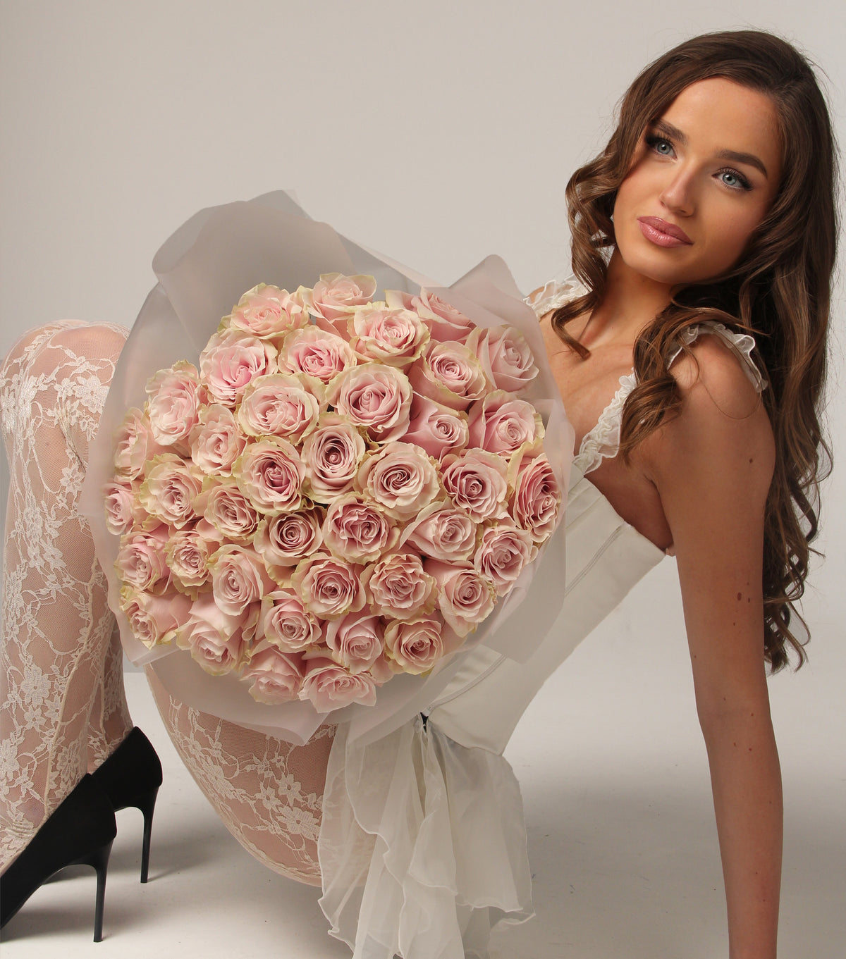 Blush Pink Rose Bouquet – big-headed blush pink roses by La Grande Beauté, luxury flower delivery London