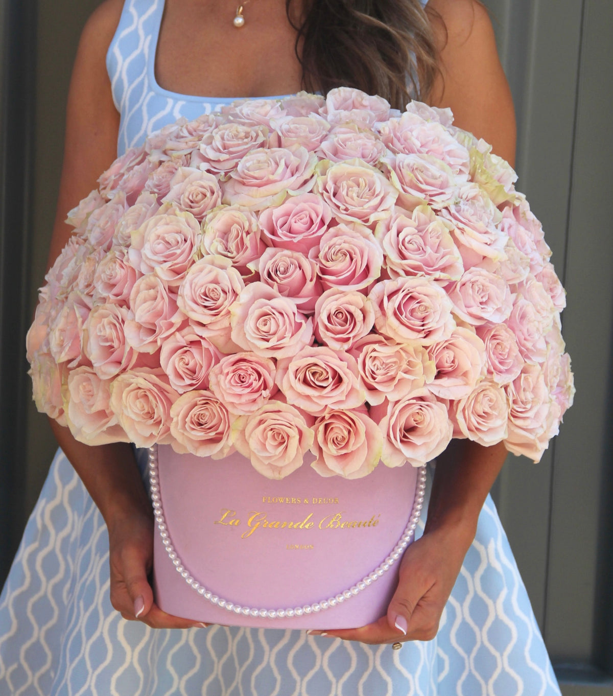 “Angelic” – blush pink roses in a lilac 23cm velvet box by La Grande Beauté, luxury flower delivery London