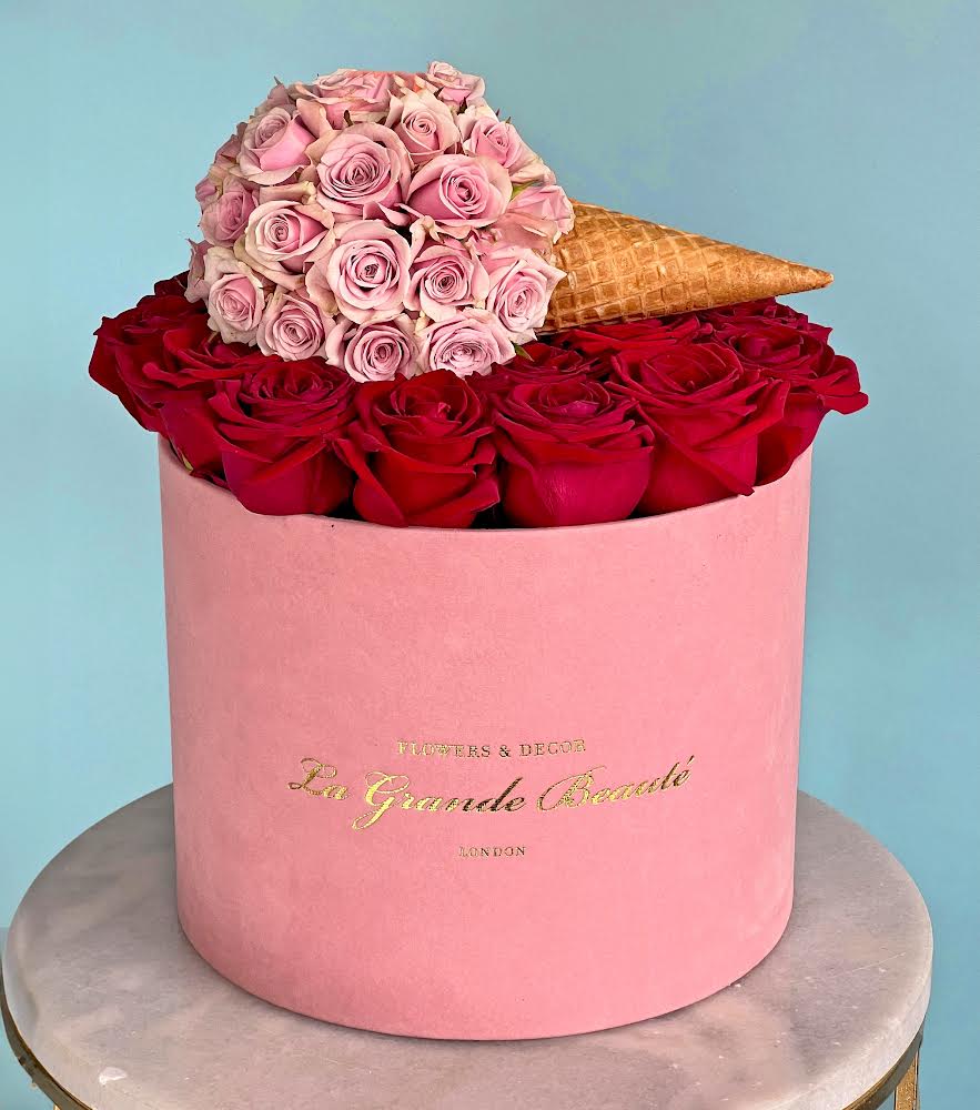 “Ice Ice” – velvet box of 25–30 single-colour roses by La Grande Beauté, luxury flower delivery London