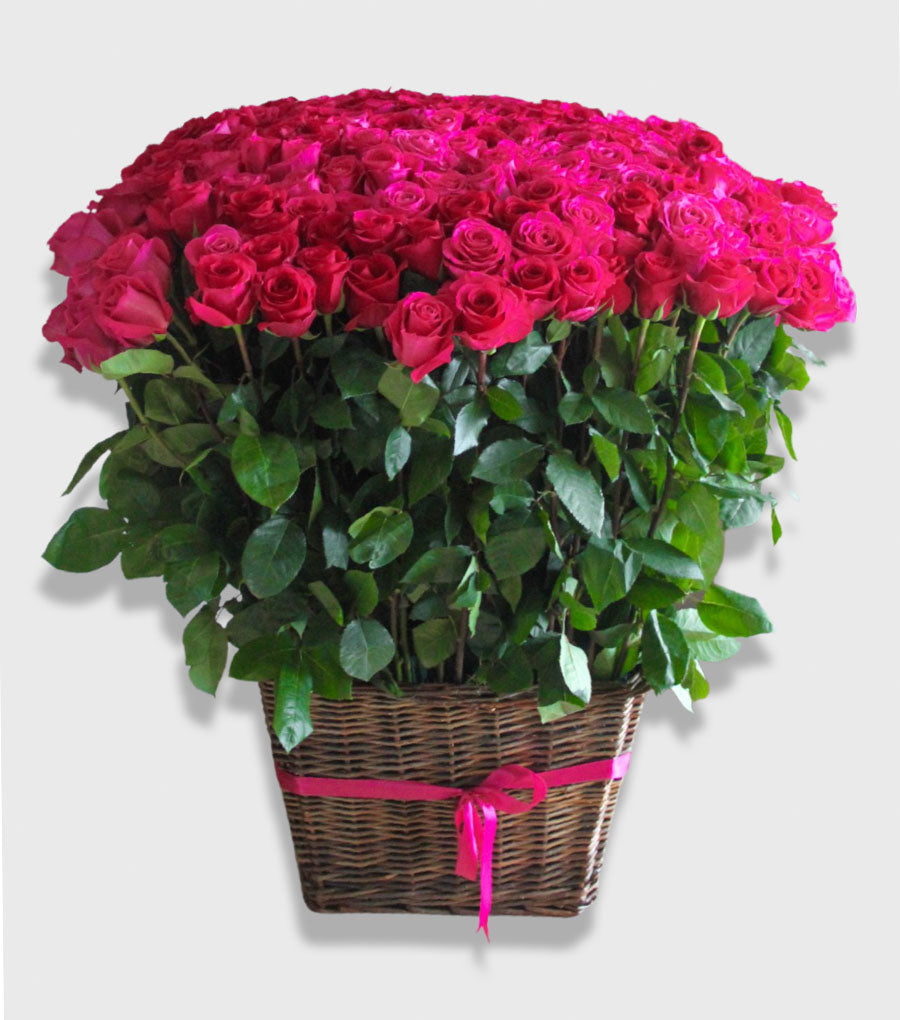 “Extravagant” – basket of 150 long-stemmed roses by La Grande Beauté, luxury flower delivery London