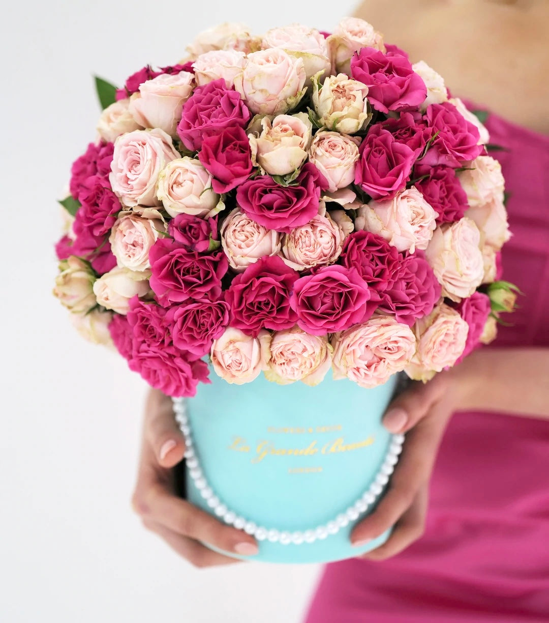 “Juliet” – petite domed spray rose box by La Grande Beauté, luxury flower delivery London