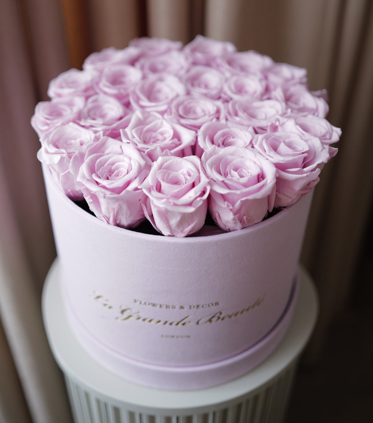 “Rosie” – preserved blush pink roses in a velvet box by La Grande Beauté, luxury flower delivery London