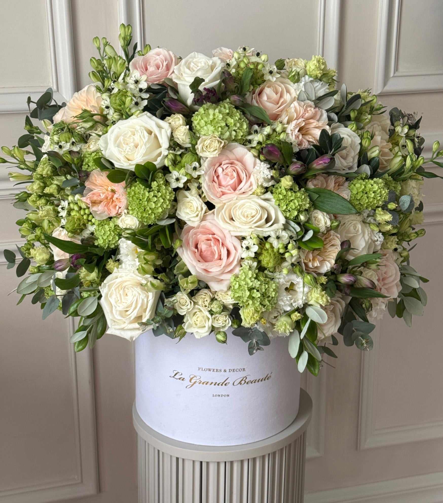 “Garden of Dreams” – blush and ivory rose flower box by La Grande Beauté, luxury flower delivery London