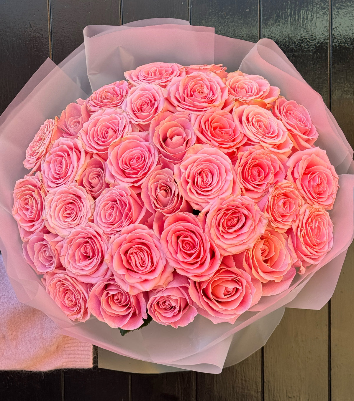 Pink Rose Bouquet – hand-tied blush pink roses by La Grande Beauté, luxury flower delivery London