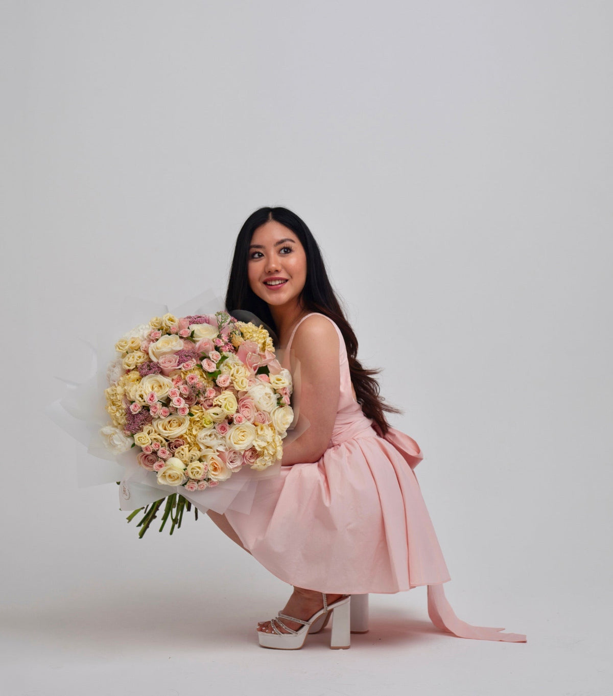 “Venus” – garden rose and peony hand-tied bouquet by La Grande Beauté, luxury flower delivery London
