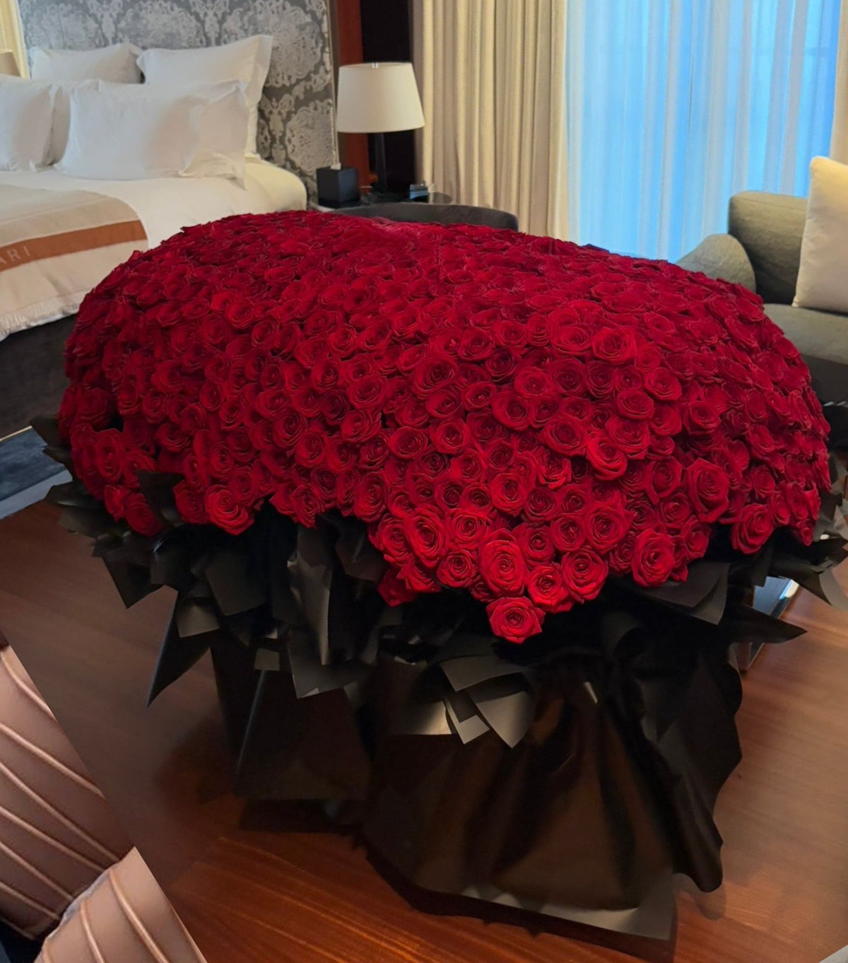 “Divine” – 1,000 roses on a stand by La Grande Beauté, luxury flower delivery London