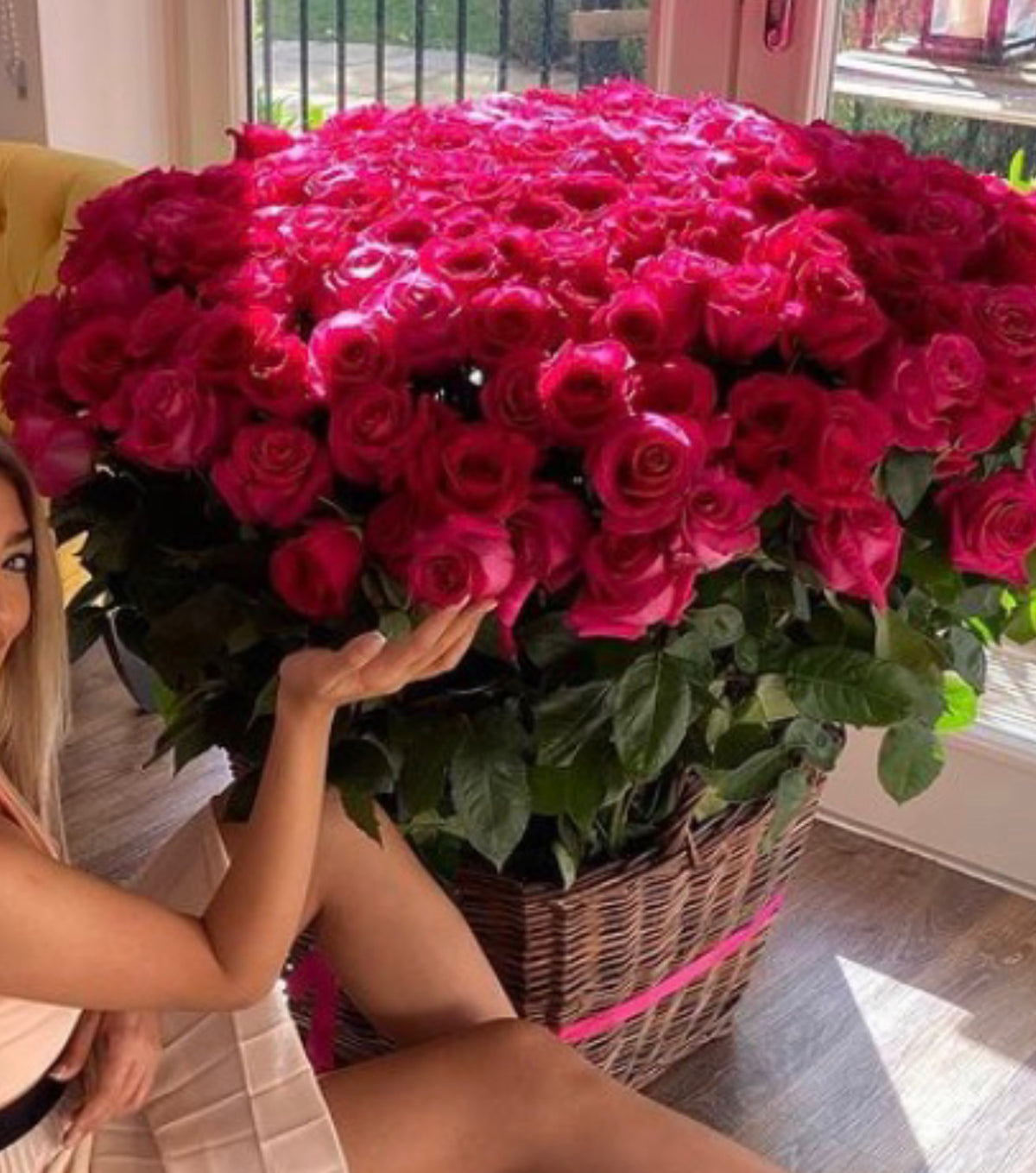 “Extravagant” – basket of 150 long-stemmed roses by La Grande Beauté, luxury flower delivery London