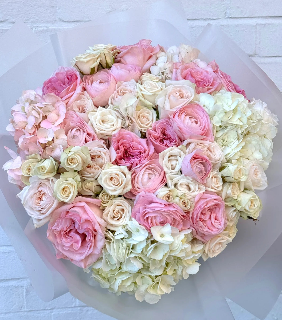 “Aurelia” – hand-tied rose and hydrangea bouquet by La Grande Beauté, luxury flower delivery London