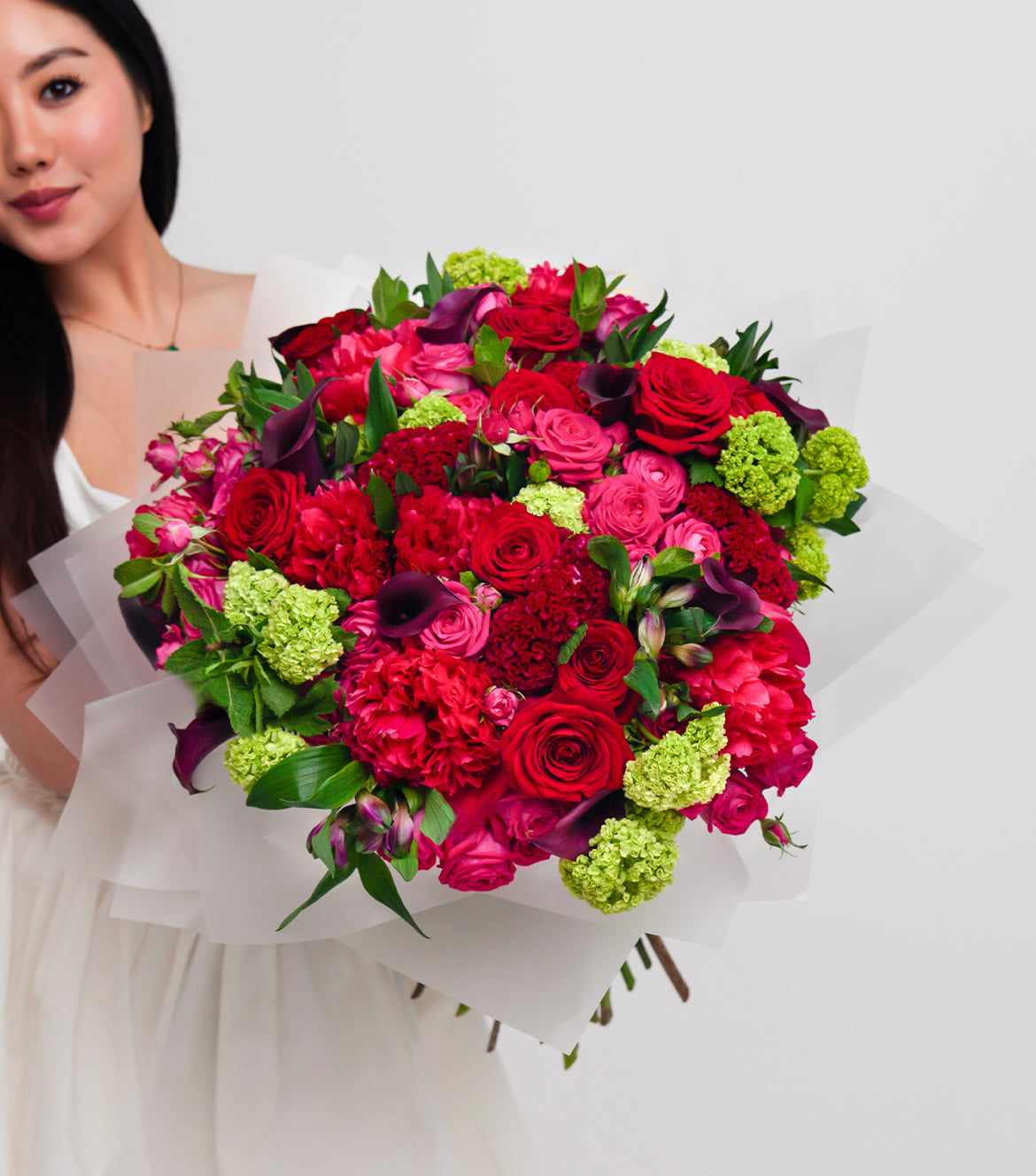 “Ritz” – deep crimson hand-tied bouquet by La Grande Beauté, luxury flower delivery London