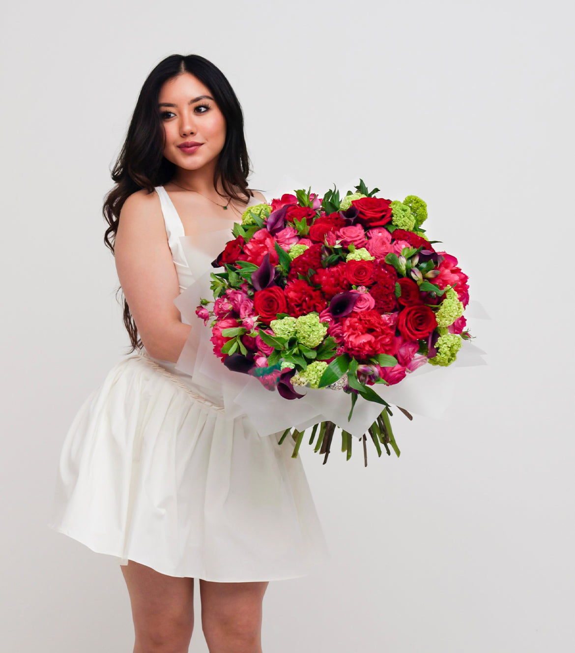 “Ritz” – deep crimson hand-tied bouquet by La Grande Beauté, luxury flower delivery London