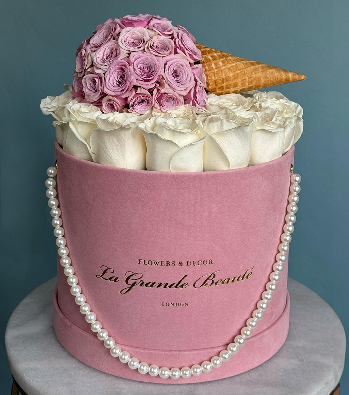 “Ice Ice” – velvet box of 25–30 single-colour roses by La Grande Beauté, luxury flower delivery London