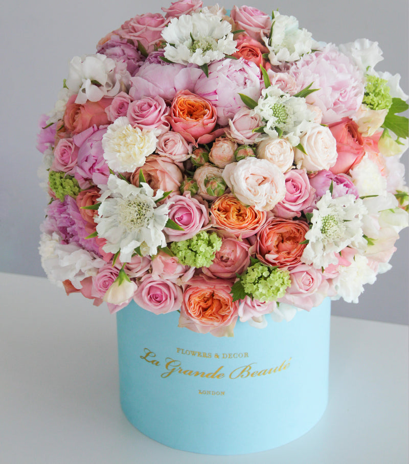 ''Pastel Dream'', freshflowerbox, La Grande Beaute, Fresh, mother, ''Pastel Dream'' box will definitely make anyone smile. Pink garden, spray and classic roses, peonies, sweet peas, carnations and other greenery - all carefully put together with effort and detail. The arrangement in the photo is in the blue 25cm size La Grande Beaute velvet box. Central London Delivery Only. Please check our shipping policies for postcodes. DISCLAIMER - FRESH FLOWERS: These are fresh cut flowers and are perishab