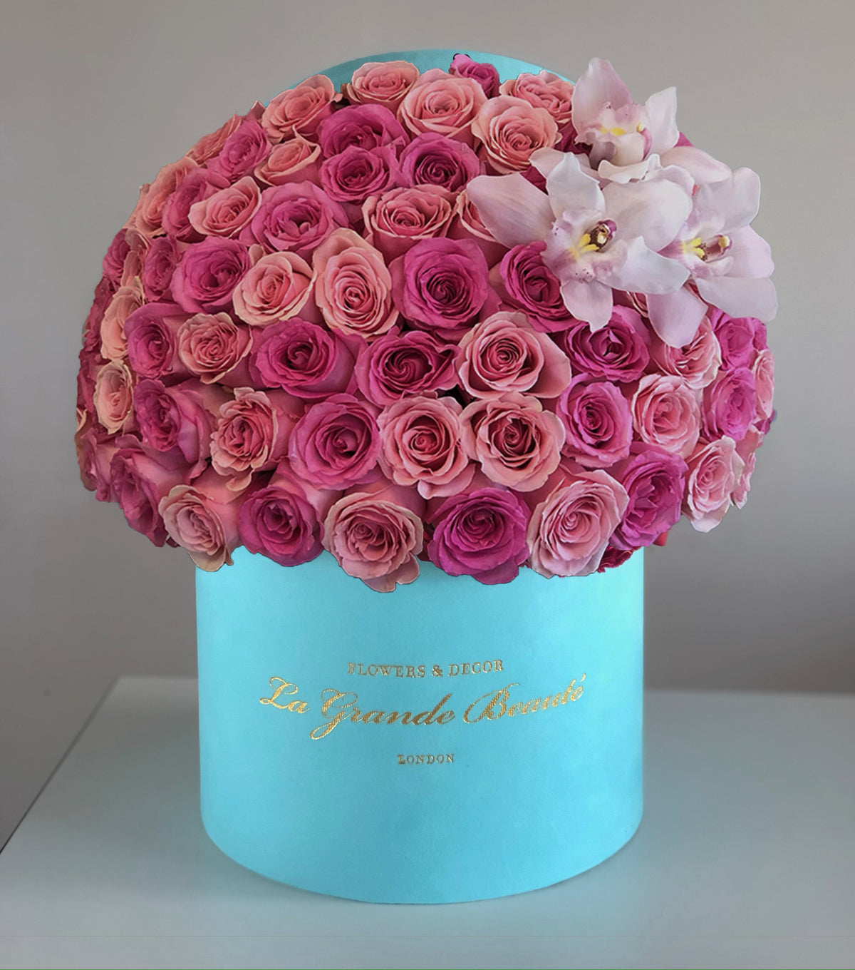 “Bisous” – pink rose box by La Grande Beauté, luxury flower delivery London