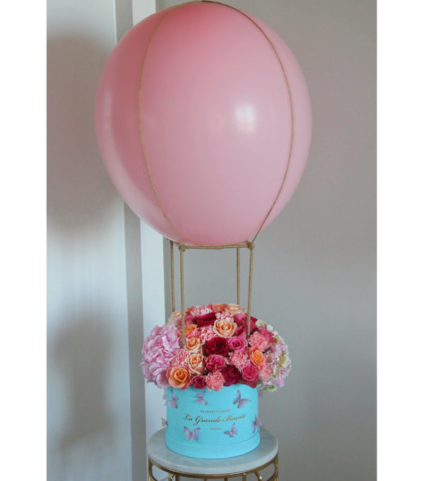 ''Pink Dreams Balloon'', , La Grande Beaute, Fresh, Escape the ordinary with the flower box "Pink Dreams Balloon"! Filled with different shades of pink roses, carnations and hydrangeas this box will take up, up and away! The arrangement in the photo is in the blue 25cm size La Grande Beaute velvet box that is designed and crafted to look like a hot air balloon. Central London Delivery Only. Please check our shipping policies for postcodes. DISCLAIMER - FRESH FLOWERS: These are fresh cut flowers 