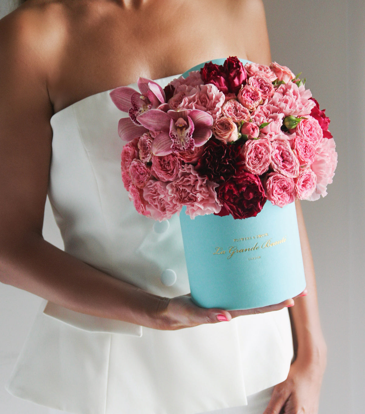 “Miss Pink” – petite pink flower box by La Grande Beauté, luxury flower delivery London